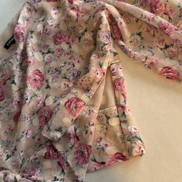 NWT Express Floral One Shoulder Puff Sleeve Crop Top Blush Primrose Size S - Picture 5 of 8
